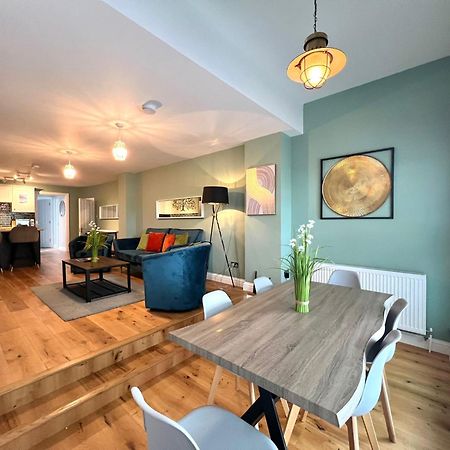 2 Bedroom Apartments Stopoverz Бристоль Экстерьер фото